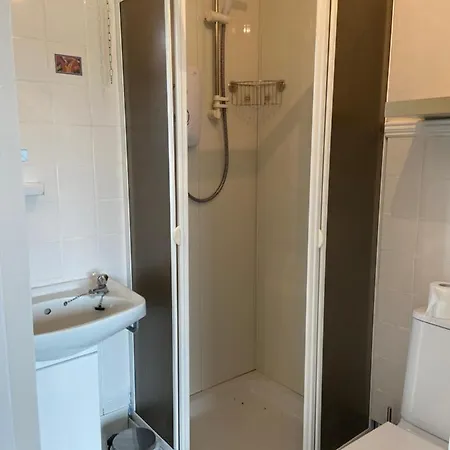 Attractive Cosy One Bedroom Ocean View On Bay