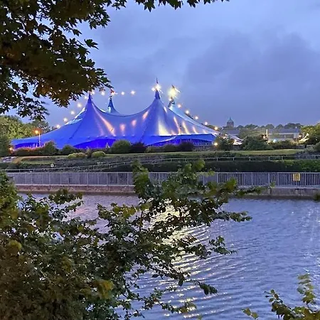 Attractive Cosy One Bedroom Ocean View On Bay *