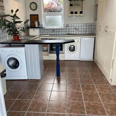 Attractive Cosy One Bedroom Ocean View On Bay