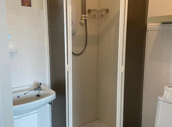 Attractive Cosy One Bedroom Ocean View On Bay